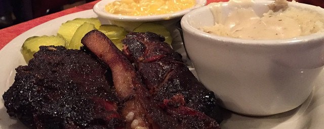 Latergram: Hoover's makes delicious ribs. Mac & cheese and mashed potatoes are superb, too.