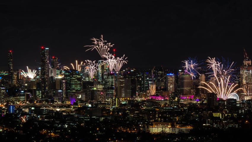 Sunsuper Riverfire 2015 Brisbane from Mount Coot Tha