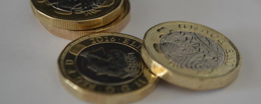 New Pound Coins and Old Pound Coins (Creative Commons)