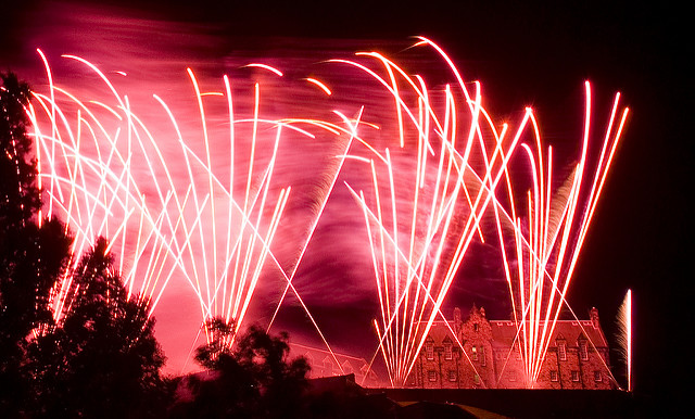 Edinburgh Festival fireworks 2007 1