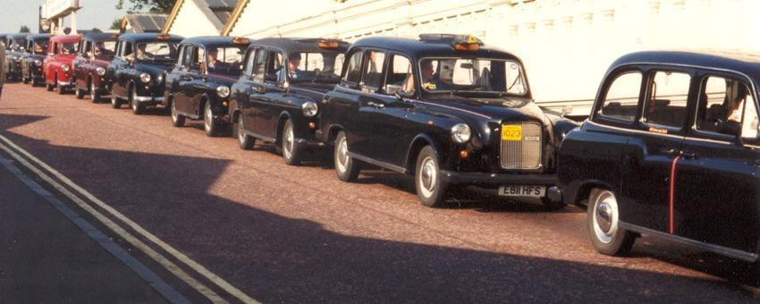 Edinburgh - Taxis at Station