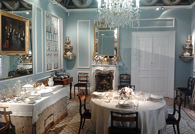 Museo Nacional del Romanticismo (comedor)