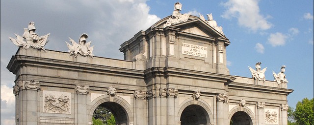 Puerta de Alcala (Madrid)