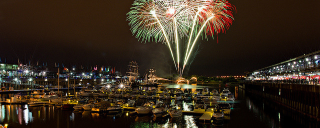 Feux d'artifice au port du vieux Montréal
