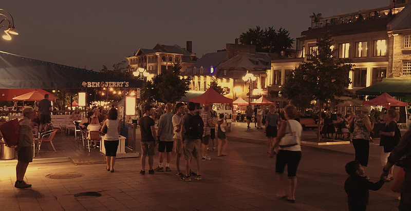 Night on Place Jacques Cartier
