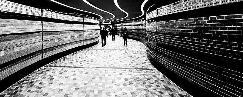 Square Victoria OACI Metro Corridor