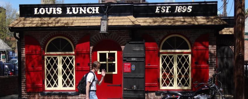 Louis Lunch - Classic Diner - New Haven - CT - USA