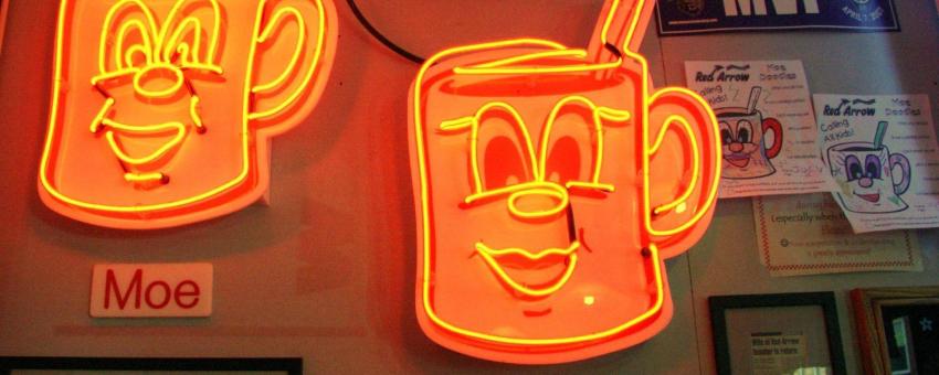 2 cups of joe - Dinah & Moe