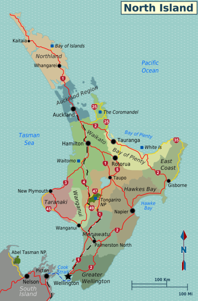 Map of the North Island in Wikivoyage-style highlighting the travel regions, roads and major cities/other destinations.
