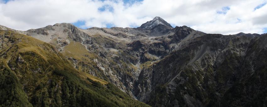 New Zealand: Hiking up Avalanche Peak