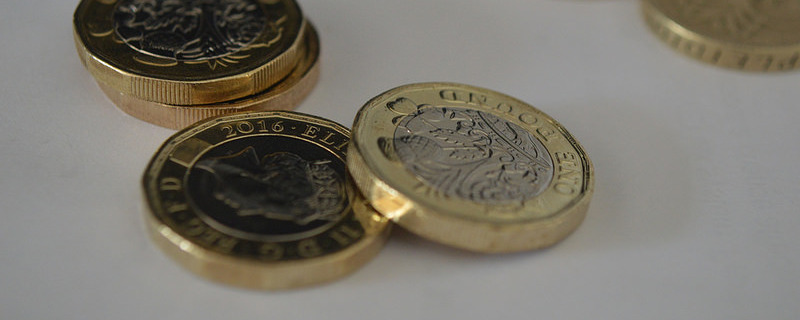 New Pound Coins and Old Pound Coins (Creative Commons)