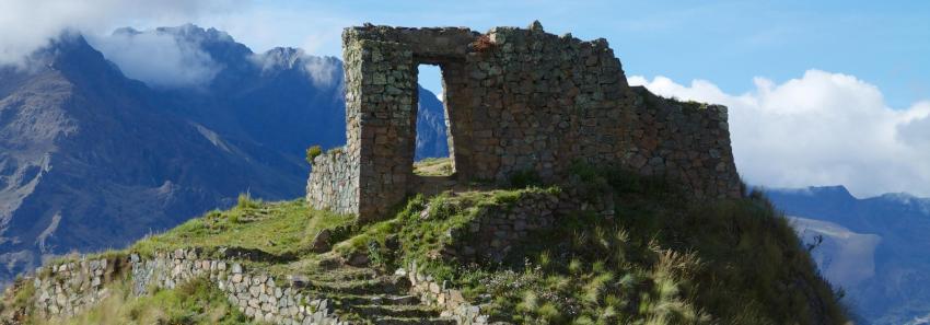 Peru - Day-hiking Ollantaytambo to Inti Punku Sun Gate 44