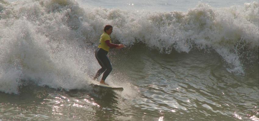 KT the Fish surfing El Boquerón Huanchaco