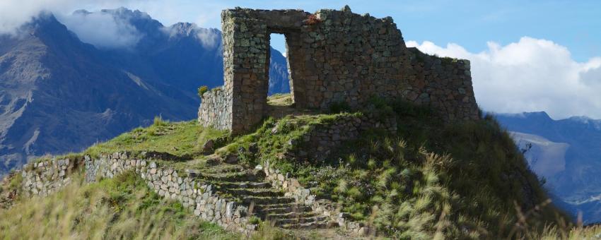 Peru - Day-hiking Ollantaytambo to Inti Punku Sun Gate 44
