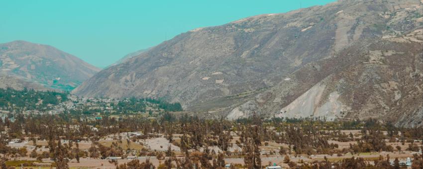 un viaje hacia la ciudad de yungay , lugar donde ocurrio un gran terremoto en 1970 en ancash peru