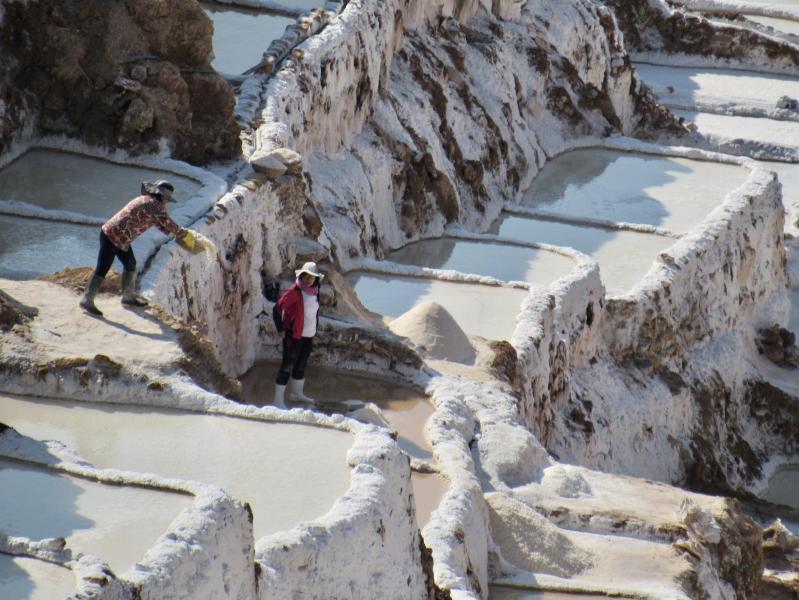 Gathering salt at Maras.