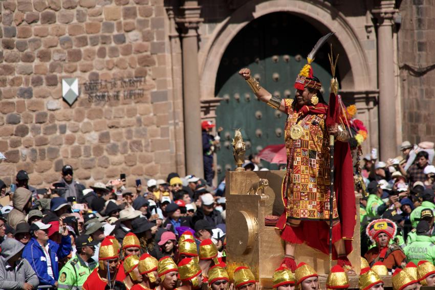 Actor portraying the Inca in Cusco Plaza de Armas