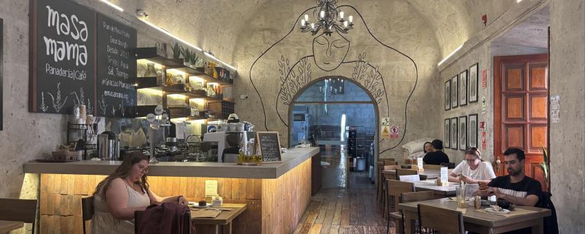 Masamama indoor café