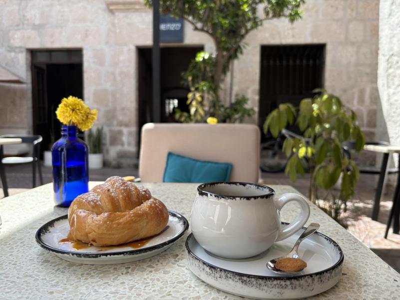 Lienzo coffee shop in Arequipa