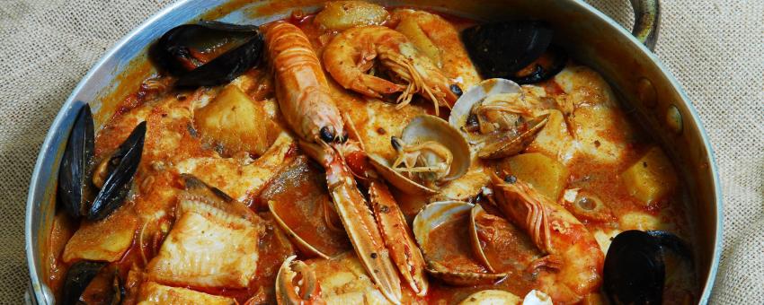 Foto del plato típico de l'Ametlla de Mar es suquet calero.